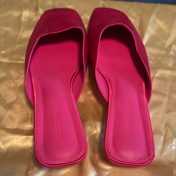Vibrant Fuchsia Women's Mules - Picture 5 of 6